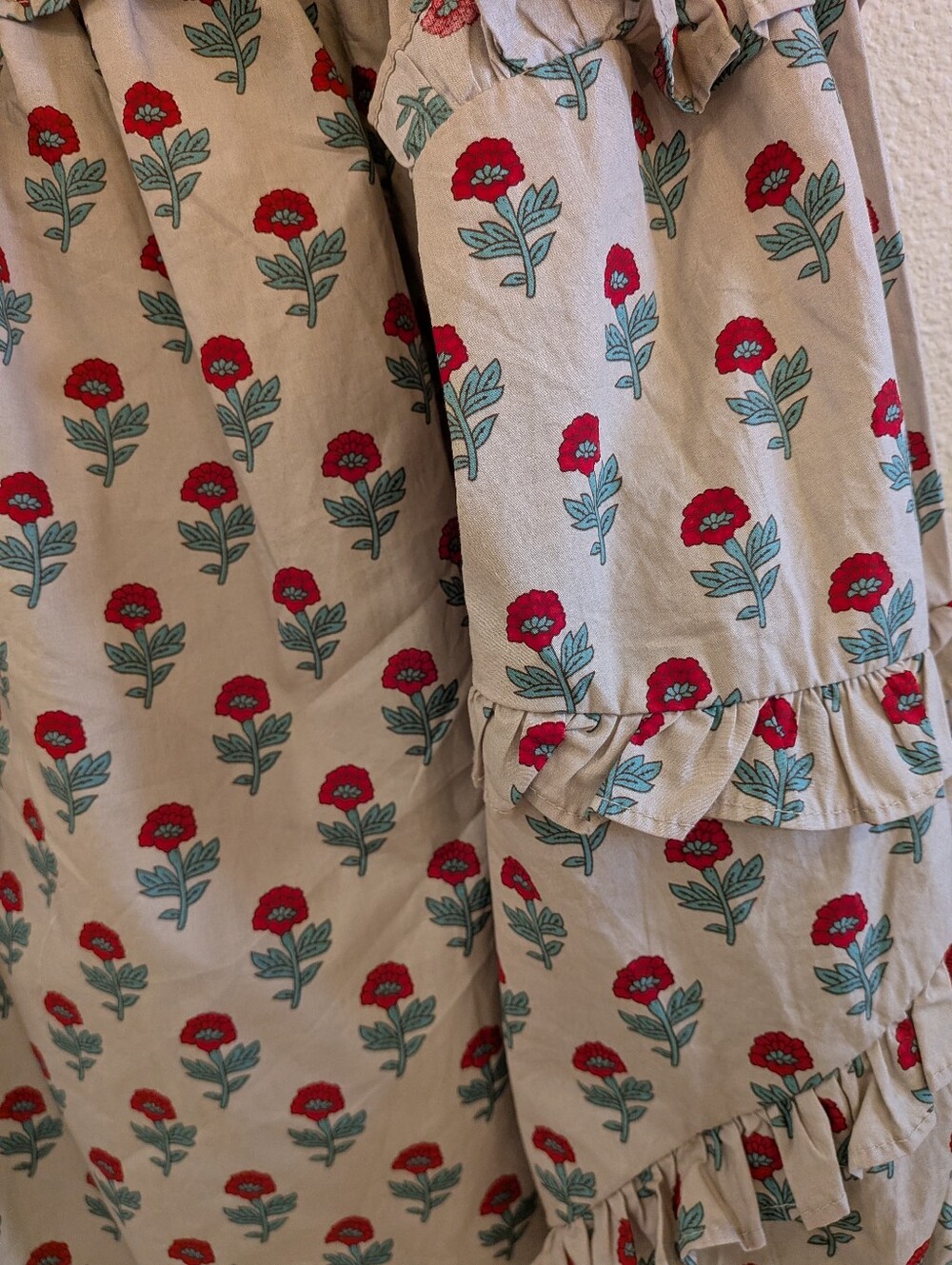 AUREUM Cream Blouse with Red Floral Print - Picture 3 of 7